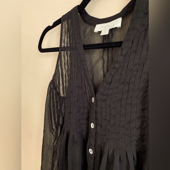 OLIVE & OAK Sheer Pleated Vest Tank in Size XS - Picture 2 of 3
